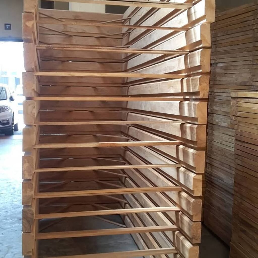Jasa Pasang Pintu Kayu