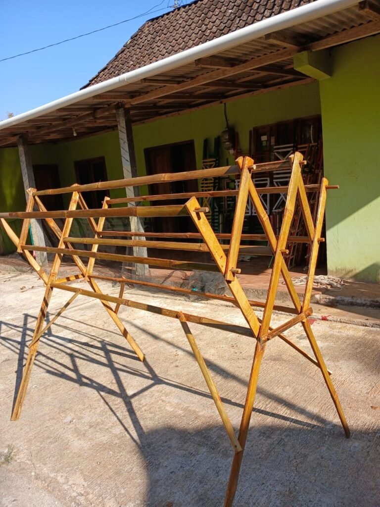 Jemuran Baju dari Bambu