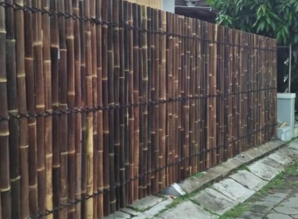 JASA PEMBUATAN PAGAR BAMBU HALAMAN DI JOGJA