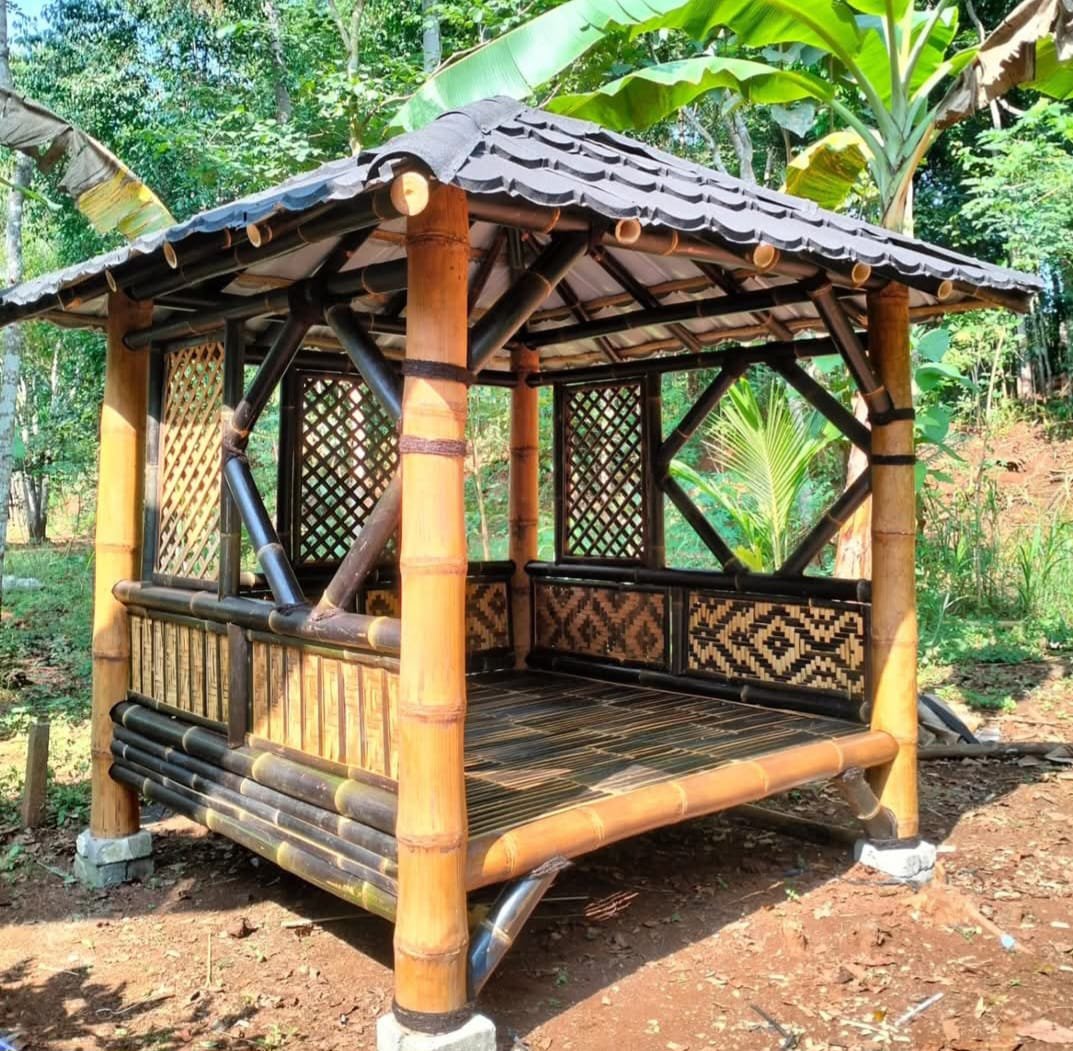 JUAL GAZEBO BAMBU TERMURAH DI SLEMAN 088228903974
